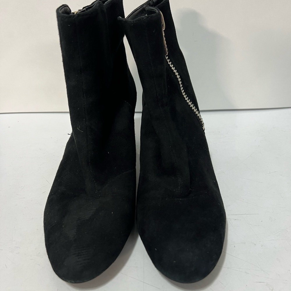 DKNY super cute Corrie boots - Picture 4 of 11
